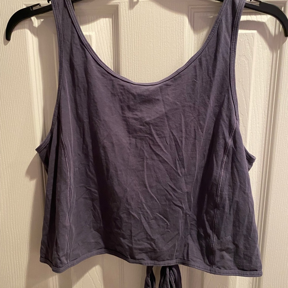 Lululemon crop top